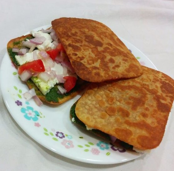 Khakhara-sandwich