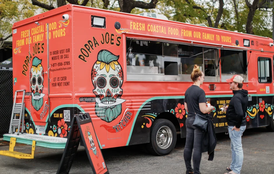 Read more about the article Rolling Flavour: Exploring the Latest Trends in Food Truck Catering