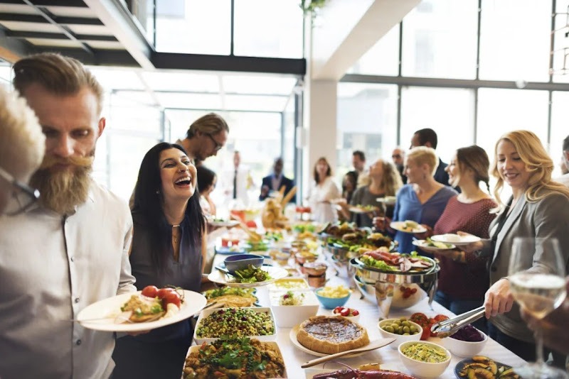 Read more about the article How to Choose the Perfect Catering Menu for a Hybrid (In-person + Virtual) Event